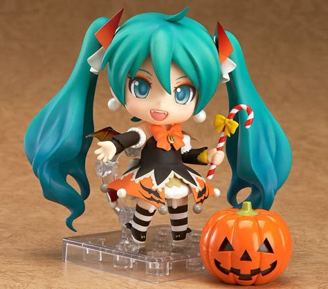 Vocaloid - Hatsune Miku - Nendoroid #448 - Halloween ver. (Good Smile Company) Hatsune Miku Halloween, Miku Halloween, Vocaloid Nendoroid, Kingdom Hearts Figures, Splatoon Figures, Final Fantasy Figures, Vocaloid Figures, Miku Figures, Animal Crossing Plush