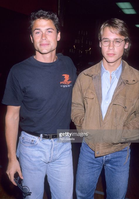 Shrine Auditorium in Los Angeles, California Rob Lowe 80s, 80s Outfits Men, 80s People, 80s Fashion For Men, Chad Lowe, Grandpa Outfit, 9 1 1 Lone Star, Alan Carr, Andrew Mccarthy