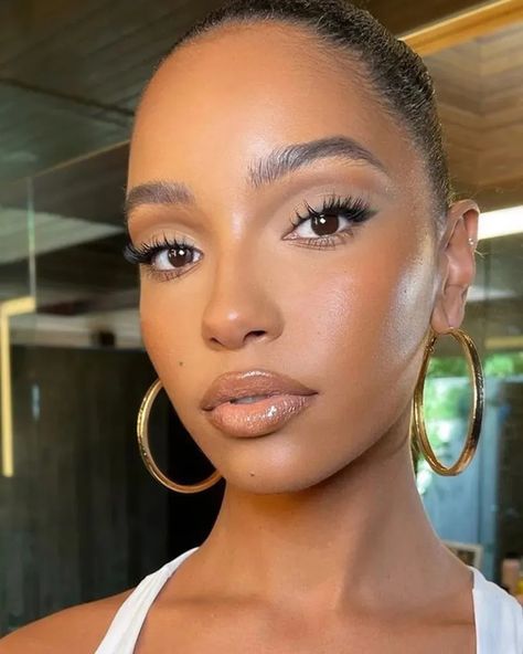 Dark Skin Smokey Eye, Makeup By Mario, Beauty And The Beat, Brown Skin Makeup, Bridal Makeup Looks, Creative Makeup Looks, Makeup Goals, Christina Aguilera, Natural Makeup Looks