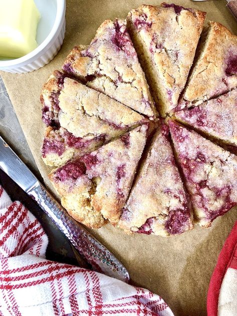 Keto Raspberry Scones Keto Raspberry, Raspberry Scones, Scones Ingredients, Raspberry Recipes, Low Carb Low Sugar, Keto Cake, Keto Dessert Easy, Low Carb Sweets, Low Carb Baking