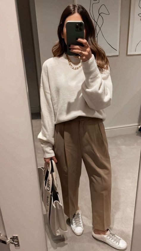 work look Sunday Morning Outfit, Beige Sweater Outfit, Beige Pants Outfit, Casual Chic Winter, Saree Wearing Styles, Winter Pants Outfit, Beige Pants, Wardrobe Outfits, Work Looks