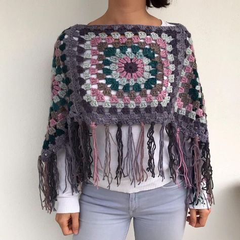 Crochet Colourful Poncho. It Is Made Of Four Big Granny Squares, Hand 15A Crochet Poncho Patterns Easy, Granny Square Poncho, Crochet Wraps, Poncho Crochet, شال كروشيه, Crochet Poncho Patterns, Stil Boho, Poncho Pattern, Granny Square Crochet Pattern