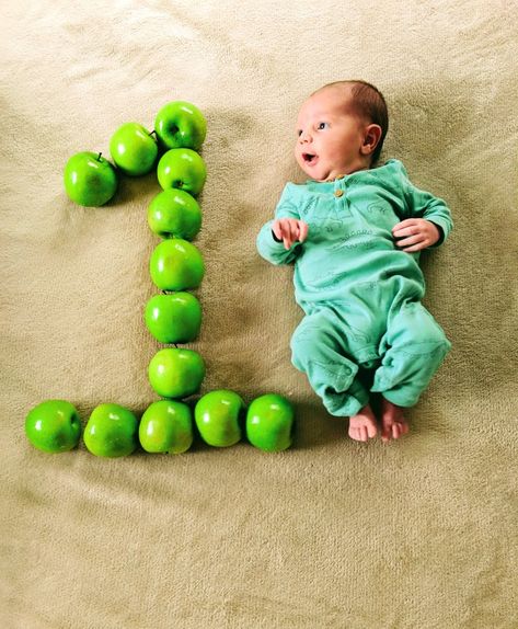 My little Owen! One month old ❤️ March 19th 2019 19 Month Old, Baby Milestones Pictures, Toddler Photoshoot, Monthly Baby Pictures, Baby Milestone Photos, Monthly Baby Photos, Baby Pictures Newborn, Baby Photoshoot Boy, One Month Old