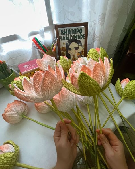 Making lotus flowers for my wedding. 20 done. 48 to go. #Shanpocrochet #crochet #moclen #shanpohandmade Sampaguita Flower, Crochet Pouf Pattern, Crochet Pouf, Lotus Flowers, Crochet Flower Tutorial, My Wedding, Crochet Fashion, Crochet Flowers, Crochet Amigurumi