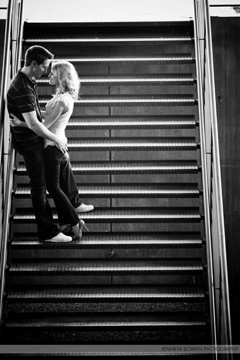 Couple Photo On Stairs, Couple Stair Poses, Couples Holiday Photos, Photos Stairs, Reception Couple, Prenup Shoot, Couples Pose, Winter Couple, Couples Holiday