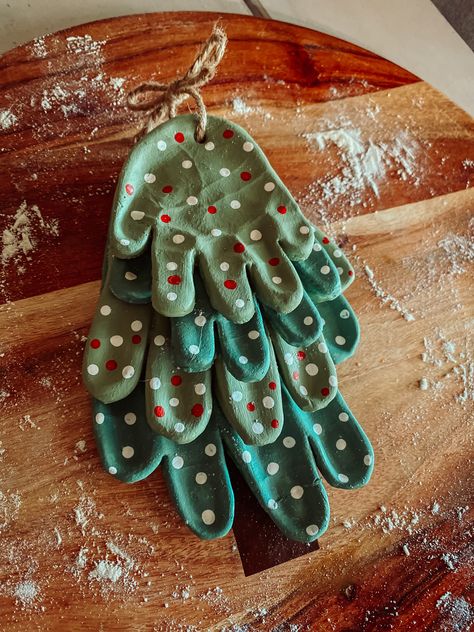 Took each of my 4 kids hands and imprinted them on salt dough and made this beautiful christmas tree! I love how it turned out! Baby Christmas Crafts, Christmas Decor Ideas 2023, Christmas Decor Ideas Outdoor, Toddler Arts And Crafts, Christmas Decor Ideas Diy, Decor Ideas Diy, Family Crafts, Salt Dough, Christmas Decor Ideas