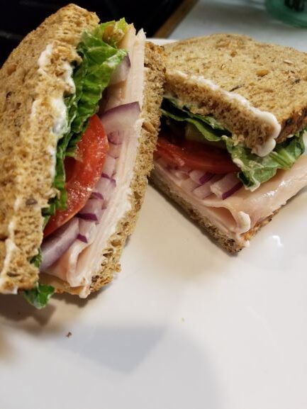 High Fiber Turkey Sandwich Veggies Sandwich, Easy Lunches To Make, High Fiber Bread, Turkey Bread, High Fiber Meals, Fiber Meals, Fiber Bread, Sandwich Day, Lunch Easy