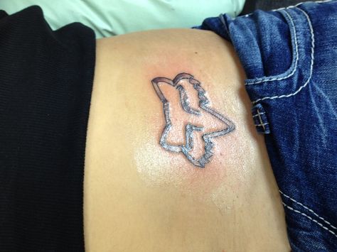 Fox racing! Yeah buddy! Fox Logo Tattoo, Fox Racing Tattoos, Fox Racing Logo, Fox Tattoos, Racing Tattoos, Fox Logo, Fox Tattoo, Fox Racing, Tattoo Drawings