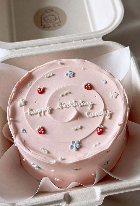 Cute Birthday Cake, Red Birthday Cakes, Small Birthday Cakes, Whiskey Cake, Basic Cake, Pink Birthday Cakes, Simple Cake Designs, Mini Tortillas, Mini Cakes Birthday