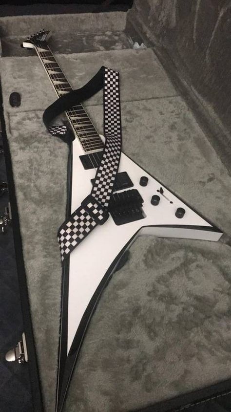 Jackson RR24 Cool Guitars Electric, V2 Guitar, Explorer Guitar, Electric Guitar Art, Jackson Guitars, Electric Guitar Design, Wall Of Sound, Fender Electric Guitar, Guitar Obsession