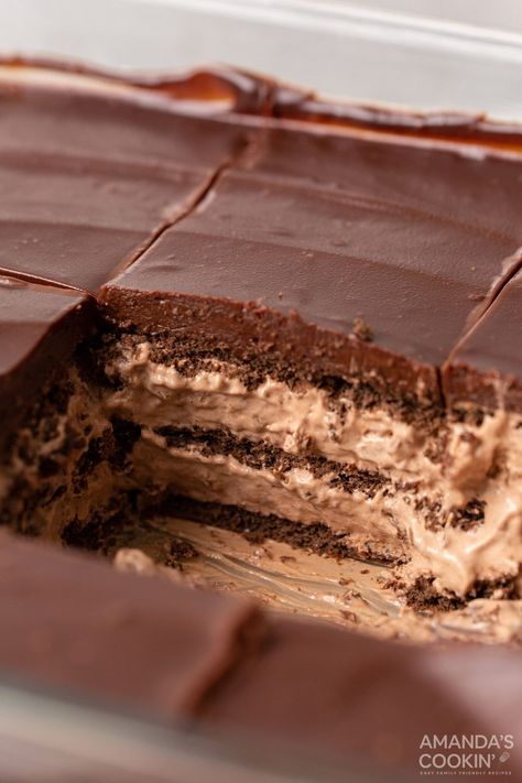 Chocolate Icebox Cake, Chocolate Eclair Dessert, Graham Cracker Dessert, Baked Chocolate Pudding, Cream Cheese Whipped Cream, Refrigerator Cake, Chocolate Pudding Desserts, Homemade Chocolate Pudding, Cheesecake Bar Recipes