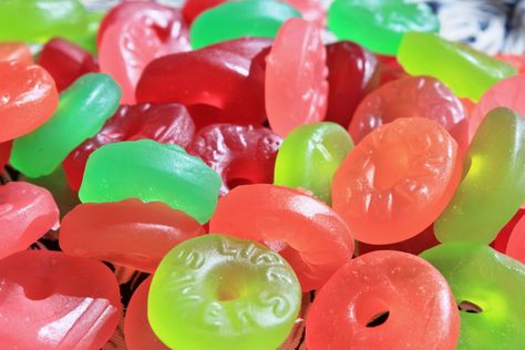 Lifesavers Gummies come in several varieties. This one is called 5 Flavors. Life Savers Candy Aesthetic, Gummies Aesthetic, Lifesaver Gummies, Lifesavers Gummies, Life Saver Gummies, Freakshakes Recipe, American Candy, Candy Board, Food Therapy