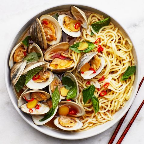 Drunken Clams, Fresh Ramen Noodles, Noodles Recipe, Noodle Recipes, Seafood Dishes, Stew Recipes, Bon Appetit, Food Photo, Seafood Recipes