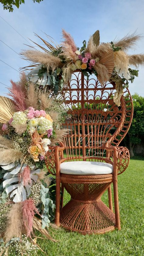 Backdrop With Chair Ideas, Wicker Chair Photoshoot, Boho Peacock Chair, Sweet Photoshoot, Classy Photoshoot, Boho Wedding Style, Boho Backdrop, Maria Isabel, Art Backdrop