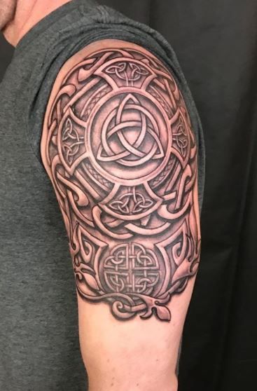 Celtic Tattoos - Creative Ideas, Pictures & Celtic Tattoo Designs - Tattoo Me Now Celtic Knot Shoulder Tattoo, Celtic Knot Tattoo Sleeve, Celtic Tattoo Designs Men, Irish Shoulder Tattoo For Men, Mens Celtic Tattoos, Celtic Knot Tattoo Designs, Welsh Celtic Tattoo, Celtic Shoulder Tattoo Men, Celtic Irish Tattoo