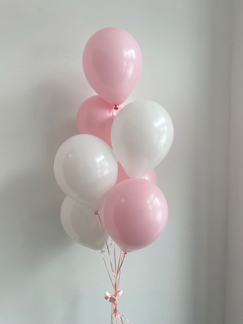 Pink And White Balloons Birthday, Pink Helium Balloons, Balloon Bunches Decoration, Pink Balloons Aesthetic, Balloon Color Schemes, Balloon Party Ideas, Pink And White Balloons, Balloon Bunches, Balloon Decoration Ideas