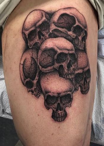 Skull Pile Tattoo, Pile Of Skulls Tattoo, Skull Tree Tattoo, Pile Of Skulls, Skulls Tattoo, Clown Tattoo, Art Design Ideas, Skeleton Bones, Skull Tattoo Design