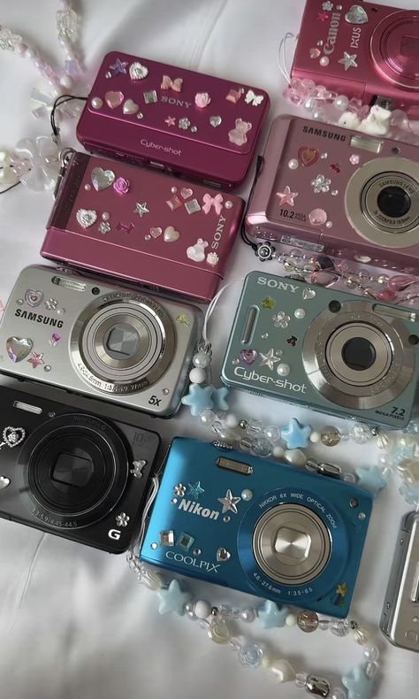 Cheap Digital Camera, Financial Control, Digital Camera Aesthetic, Autofocus Camera, Nostalgia 2000s, Aesthetic Phone Cases, Old Tech, Cute Camera, Camera Aesthetic