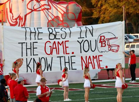 Football Playoff Signs High School, Run Thru Banners Football Signs, Banner Ideas For Football Games, Fnl Run Through Banners, Rival School Football Posters, Cheer Spirit Posters, Cheer Football Banners, Junior Signs For Pep Rally, Cheer Posters For Football