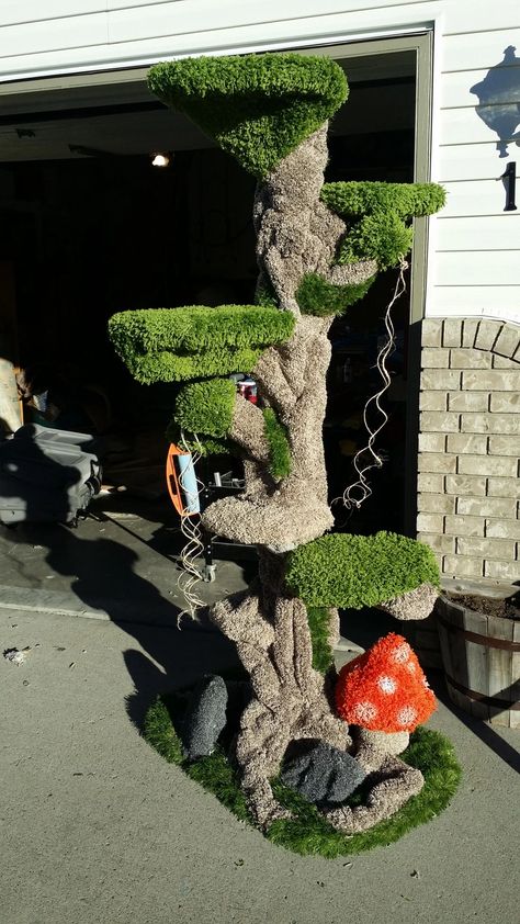 Realistic cat tree with rocks and fly agaric mushroom by @twistedtreepet - Imgur Custom Cat Trees, Fly Agaric Mushroom, Cat Castle, Cool Cat Trees, Cat Tree House, Diy Cat Tree, Cat Towers, Fly Agaric, Animal Room