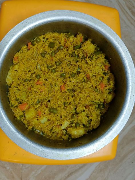 Homemade veg biryani from Neelam's Kitchen Veg Biryani, Indian Rice, Ganpati Decoration Design, Biryani, Guacamole, Indian Food Recipes, Rice, Ethnic Recipes