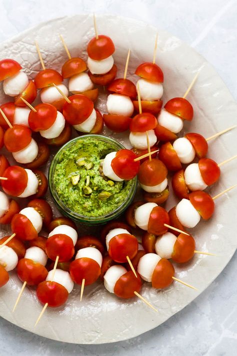 Tomato & Bocconcini Skewers with Avocado Herb Dip | Happy Veggie Kitchen Bocconcini Skewers, Avocado Pistachio, Pistachio Dip, Bridal Shower Recipes, Healthy Avocado Recipes, Recipes For Company, Tomato Skewers, Butterfly Snacks, Vegetarian Appetizers Easy