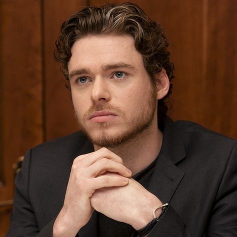 Richard Madden Icon, Richard Madden Aesthetic, Guys Aesthetic Outfits, James Madden, Bobcat Goldthwait, Smash Board, I Love Your Face, Gray Streaks, Game Of Thrones Cast