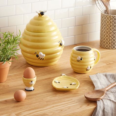 Ceramic Beehive, Bee Kitchen Theme, Yellow Kitchen Accessories, Bee Kitchen, Kitchen Theme, Organic Ceramics, Ceramic Cookie Jar, Air Clay, Yellow Ceramics