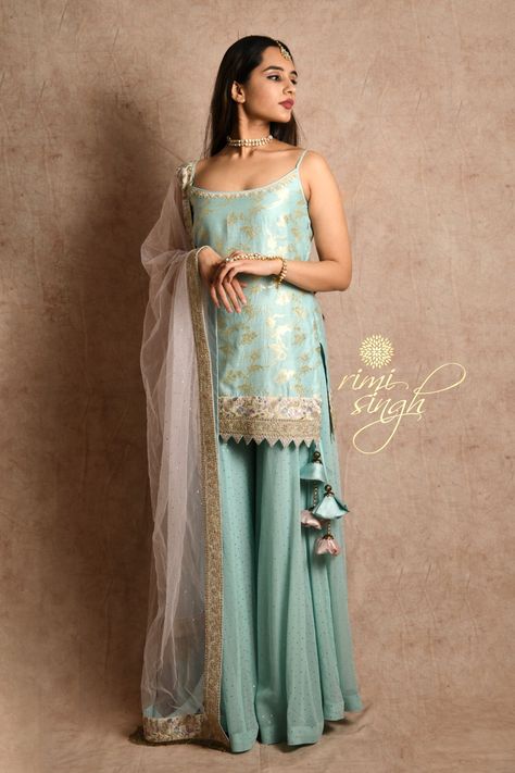 Short Sharara Suit, Short Kurta Plazo Design, Short Kurti Plazzo Designs Latest, Silk Sharara Designs, Georgette Sharara Suits, Short Kurta With Plazo, Short Kurti Sharara, Short Kurti With Sharara, Plain Sharara