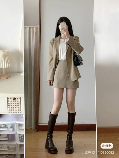 Bussines Casual Woman, Korean Spring Outfits, Neutral Fits, Outfit Korean Style, Spring Work Outfits, Korean Casual Outfits, Elegant Attire, Casual Day Outfits, Vibe Clothes