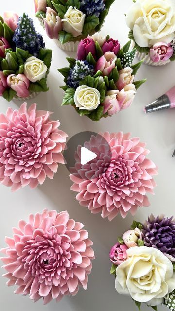 Rachelles on Instagram: "ITS JUST BUTTERCREAM

Buttercream on a little cupcake.
Would you like to be able to pipe gorgeous realistic flowers onto cupcakes?
Yes?!
Really? Well let me show you the art of buttercream floral piping, it got me hooked and I love it so much that I share my passion with you right here ⬇️

Www.rachelles.co.uk/cake-school/

I can’t wait to meet you.
Rachel x
.

.

#flowerpiping 
#rose
#buttercreamrose
#sugarflair
#buttercreamflowers
#caketutorials 
#cakeclass
#cakecourse
#caketutorial
#cakeinspo
#cakesofinsta
#cakebusiness
#Bakinglife
#cakeworld
#cakedecor
#bakingclasses
#onlinecake
#bakersofig
#cakeart
#supportsmall 
#reels
#caketutorials
#onlinelearning
#floralpiping
#cupcakequeen
#pipingtips
#art
#likes4likes" Buttercream Flowers Cupcakes Tutorials, Cactus Buttercream, Flower Decorated Cupcakes, Flower Cupcakes Tutorial, Pink Flower Cupcakes, Buttercream Tutorials, Floral Piping, Buttercream Flowers Cupcakes, Buttercream Flowers Tutorial