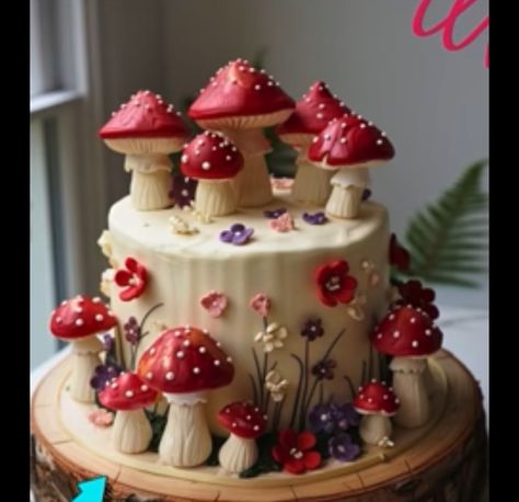 Enchanted Forest Theme Cake Fairy Tales, Mushroom Fondant, Mushroom Birthday Cake, Forest Theme Cakes, Fairytale Cake, Cake Fall, Mushroom Cake, Pinterest Cake, Creative Cake Decorating