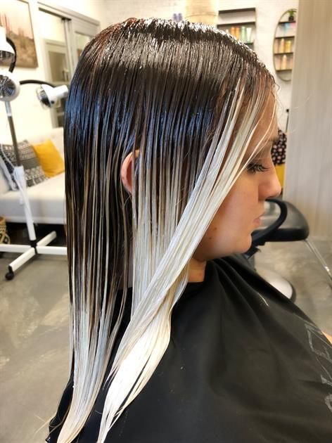 How to Use the Wet Balayage Technique to Boost and Brighten Dull Ends - Hair Color - Modern Salon Wet Balayage, Black And White Hair, Perfect Blonde Hair, Balayage Technique, Hair Color Formulas, Hair Techniques, Hair Done, Hair Color Techniques, Balayage Hair Blonde