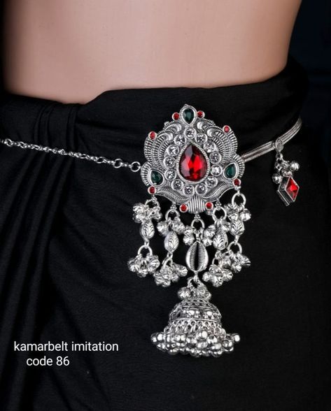 Kamarbandh Jewellery, Payal Designs Silver, Silver Anklets Designs, Flower Jewelry Designs, Fancy Glasses, Thread Bangles Design, Ring Ceremony, Oxidized Silver Earrings, Gold Earrings Models