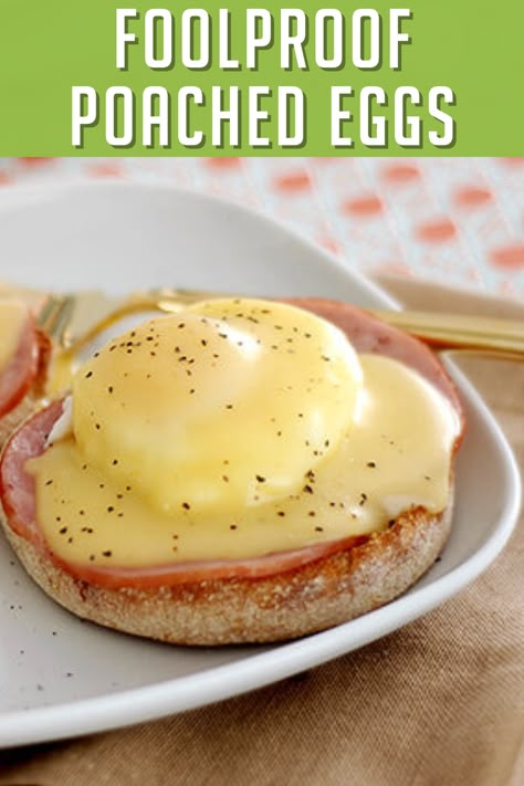 Foolproof poached eggs -- from your oven! Poach Eggs In Oven, Microwaved Poached Eggs, Poached Eggs Meals, Pouched Eggs In The Oven, Pouch Eggs How To Make, Perfect Poached Eggs How To Make, Easy Poached Eggs Simple, French Eggs Baked, Poached Eggs How To