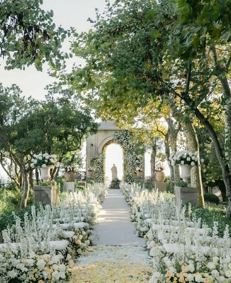 Wedding Ideas European, Tuscan Wedding Aisle, Villa Cimbrone Wedding Ceremony, Wedding Venues Floral, Wedding Inspo Romantic Garden, Italian Villa Wedding Ceremony, European Villa Wedding, Mediterranean Wedding Ceremony, Almafi Coast Italy Wedding