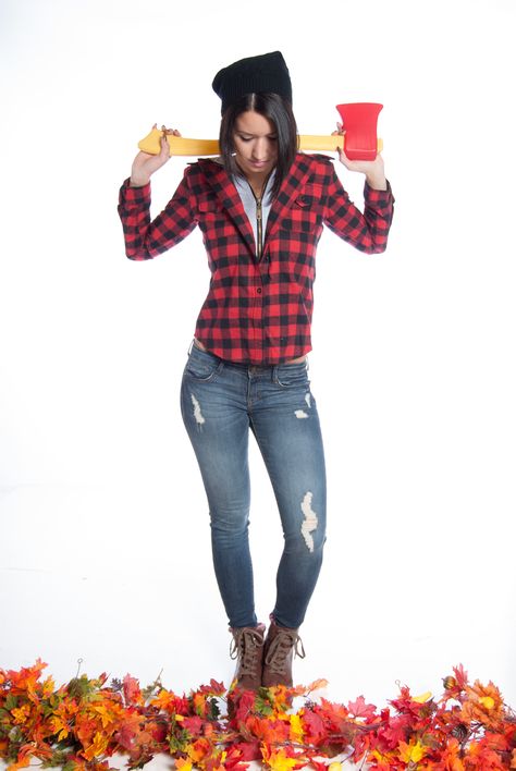 Lumberjack Costume Female, Lumberjack Outfits Men, Woman Lumberjack, Lumberjack Outfit, Lumberjack Costume, Shirt Outfit Ideas, Lumberjack Style, Camping Wedding, Lumberjack Party