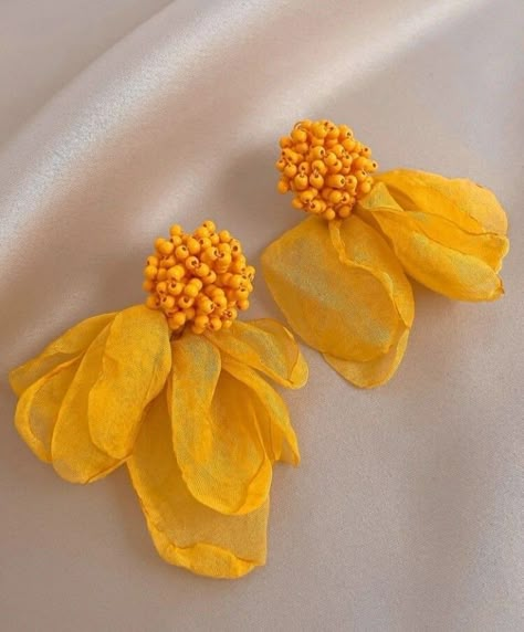 Seed Bead Flower Earrings, Diy Flower Earrings, Bead Flower Earrings, Flower Earrings Diy, Seed Bead Flower, Boho Yellow, Earrings Shein, Bead Decor, Diy Fabric Jewellery