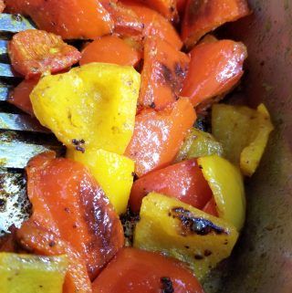 Pepper Stir Fry Recipes, Red Pepper Stir Fry, Fried Bell Pepper Recipes, Red Yellow Pepper Recipe, Saute Peppers, Yellow Pepper Recipes, Bell Pepper Stir Fry, Stir Fry Peppers, Easy Vegetable Stir Fry