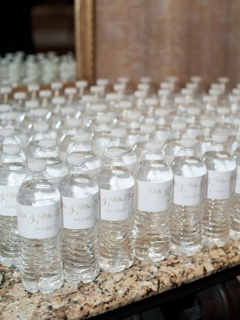 Bottles Photography, Water Bottle Labels Wedding, Irregular Mirror, Wedding Water Bottles, Dream Wedding Decorations, White Wedding Theme, Water Wedding, Wedding Bottles, Wedding Inside