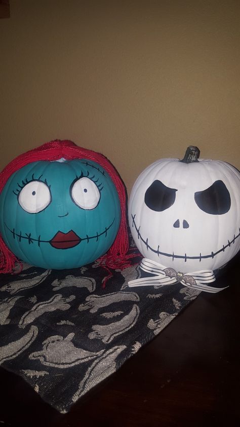 Matching Pumpkins Painting, Sally And Jack Pumpkin Painting, Easy Scary Pumpkin Painting, Duo Pumpkin Painting Ideas, Jack And Sally Pumpkin Painting, Pumpkin Painting Ideas Couples, Matching Pumpkin Painting Ideas, Sally Pumpkin Painting, Sally Pumpkin