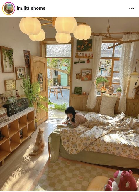 Ghibli Aesthetic Bedroom, Studio Ghibli Home Aesthetic, Ghibli Apartment, Studio Ghibli Apartment Ideas, Studio Ghibli Interior, Studio Ghibli Bedroom Aesthetic, Studio Ghibli Inspired Room, Studio Ghibli Room Aesthetic, Ghibli Bedroom