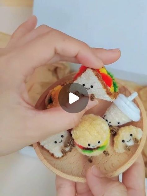 Fuzzay on Instagram: "🍔✨ Dive into the world of miniature delights with our immersive packing video! From burgers to bubble tea, these tiny treats are all made from pipe cleaners. 🥪🥐 #fuzzay #happy #gift #DIYHomeDecor #letsfuzzay #HandmadeWithLove #handmade #pipecleaners #giftideas #diy #handmadecrafts #MiniatureCrafts #PipeCleanerArt #MiniFood #CraftLovers #HandmadeWithLove #TinyTreats #CreativeCrafts #FoodArt #DIYProjects #CraftCommunity #CraftyLife #Trending #Viral" Fuzzy Wire Keychain Ideas, Pipe Cleaner Keychain, Beads Craft Kids, Fuzzy Wire, Pipe Cleaner Art, Kawaii Diy Crafts, Tiny Treats, Diy Pipe, Kawaii Diy