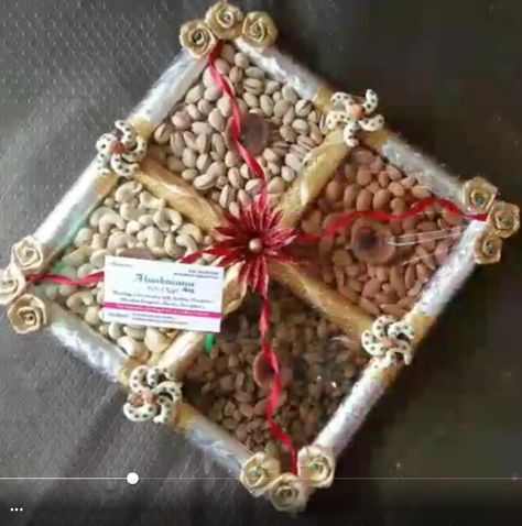 Dryfruits Packing Ideas For Wedding, Dryfruits Packing Ideas, Dry Fruits Packing, Plate Decoration Ideas, Wedding Packing, Wedding Gift Hampers, Indian Wedding Gifts, Thali Decoration, Thali Decoration Ideas