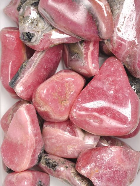 Rhodochrosite Aesthetic, Crystal Vibes, Pink Nature, Crystal Aesthetic, Crystal System, Pretty Rocks, Love Rocks, Stone Collection, Rocks And Gems