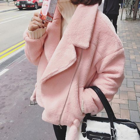 Winter Outfits Streetwear, Pink Winter Outfit, Pastel Pink Coat, Pastel Winter, Grunge Jacket, Party Crop Tops, Pink Grunge, Cosy Outfit, Hipster Grunge