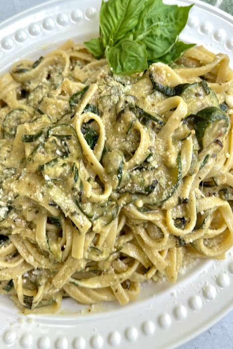 Creamy Zucchini Pasta, Zucchini Pasta Recipe, Zucchini Pasta Recipes, Sliced Zucchini, Creamy Zucchini, Summer Pasta Recipes, Crab Pasta, Summer Zucchini, Cream Pasta