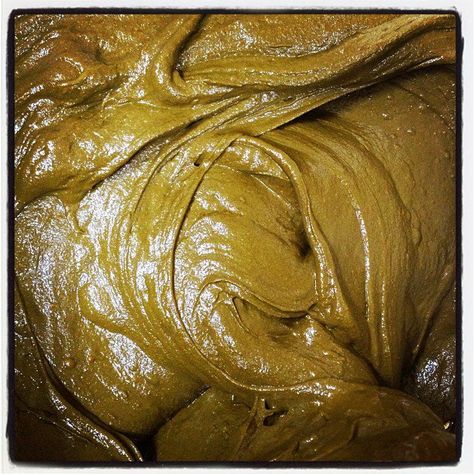 quality henna powder that is finely sifted (please read our article on the times needed for dye Henna Paste Recipe, Homemade Henna, Henna Recipe, Hair Henna, Henna Hair Dye, Herbal Hair Care, Diy Henna, Henna Hair Color, Ayurvedic Hair Care