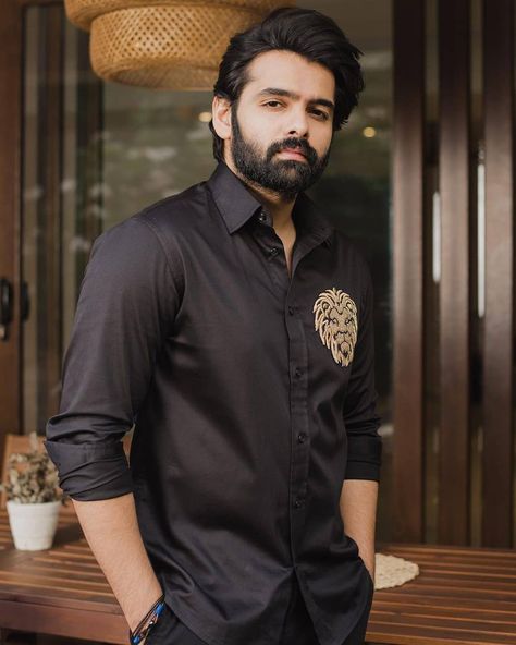 627 Likes, 5 Comments - RAm POthineni 🌟 (@ram.pothineni.lover) on Instagram: “🖤 #RAPO Wearing - @manishmalhotra05 Styled by - @ashwin_ash1 Clicked by - @fazalkhann” Ram Pothineni Hd Pics, Pic Cartoon, Man Pic, Ram Pothineni, Indian Bollywood Actors, Dj Movie, Friends First, Ram Image, Indian Actors