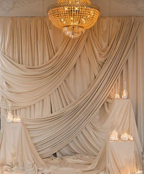 Aesthetic Backdrop Ideas, Stage Ceiling Design, Photobooth Backdrop Wedding, Curtain Draping, Wedding Draping Backdrop, Ceiling Draping Wedding, Lace Backdrop, Photo Backdrop Ideas, Hosting Decor